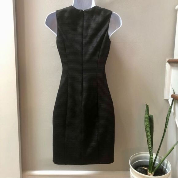Guess black ribbed cutout shift dress woman’s size 0 - Picture 7 of 7